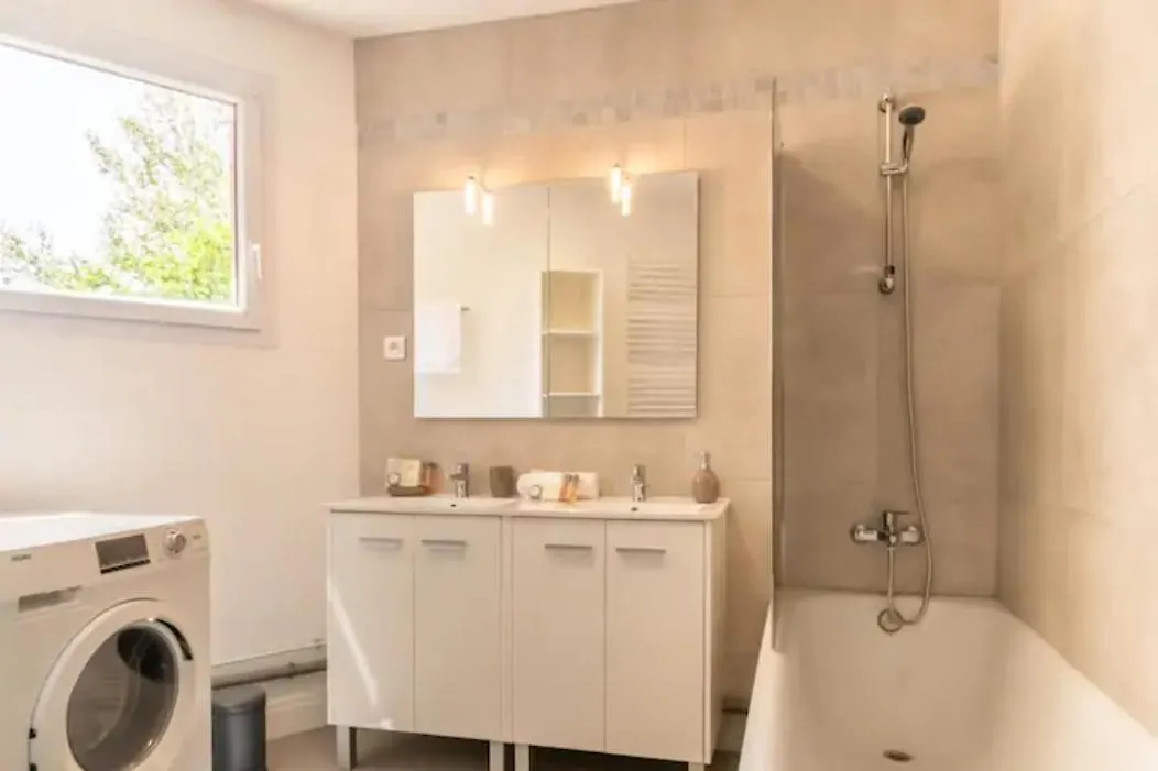 Appartement Lumineux Et Agreable - Proche Hyper Centre Avignon - Wifi Gratuit 0*,