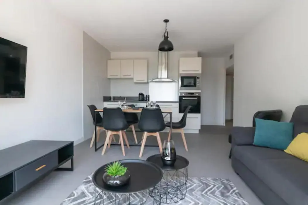 Appartement Lumineux Et Agreable - Proche Hyper Centre Avignon - Wifi Gratuit Frankrijk